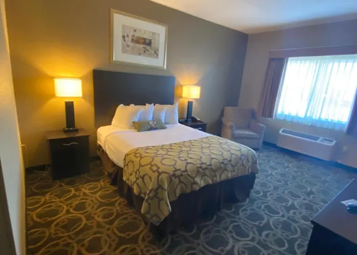 Baymont By Wyndham Casper East 2*