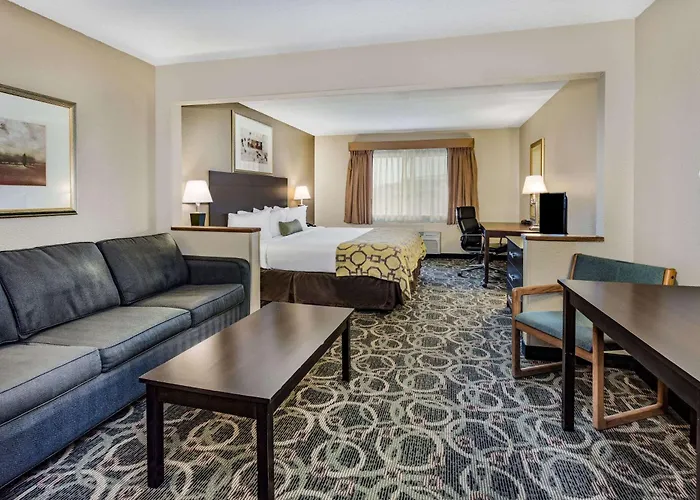 Hotel Baymont By Wyndham Casper East 2*