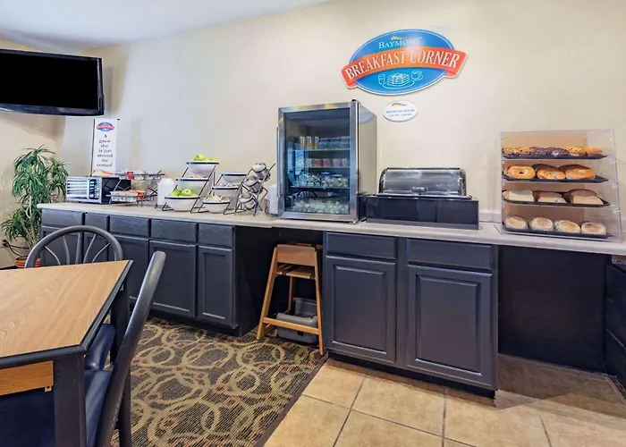 Hotel Baymont By Wyndham Casper East 2*