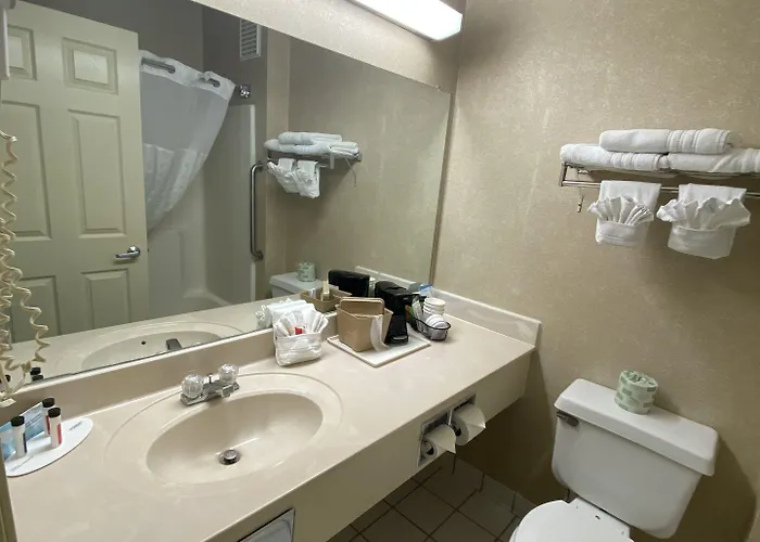 Hotel Baymont By Wyndham Casper East Evansville