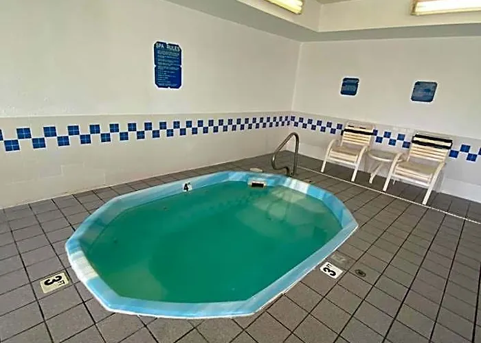 Hotel Baymont By Wyndham Casper East Evansville